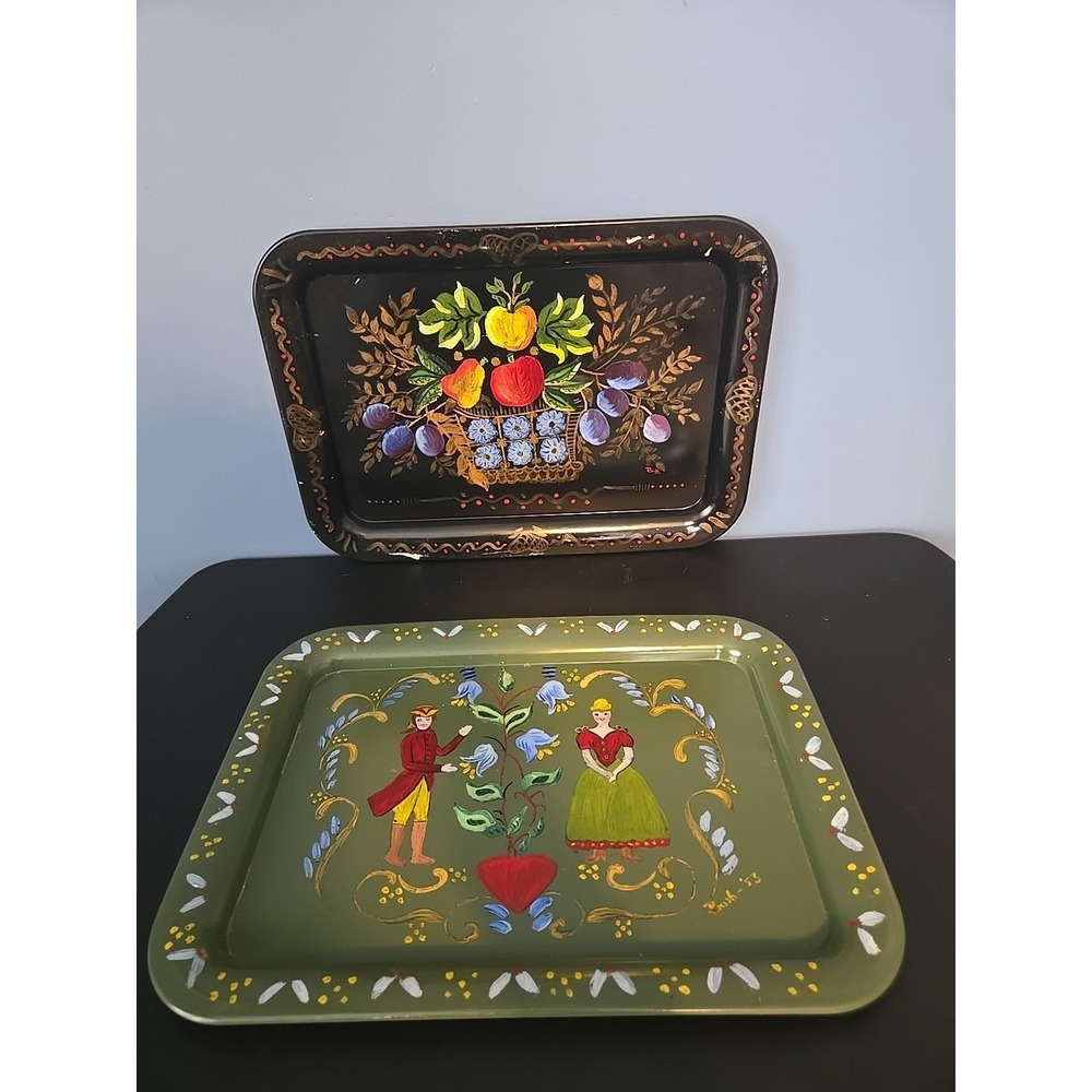 Set Of 2 Vintage Primitive Folk Art Colonial And Fruit Metal Tray Hand Painted